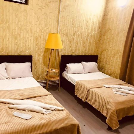 Rostus Hotel Tbilisi Bagian luar foto
