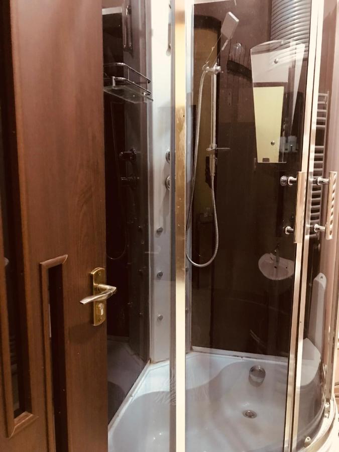 Rostus Hotel Tbilisi Bagian luar foto