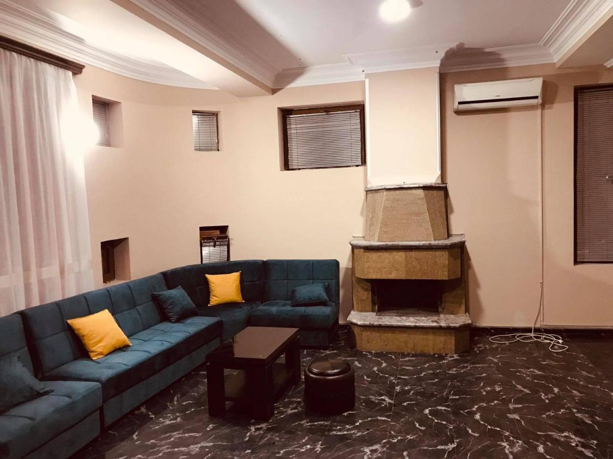 Rostus Hotel Tbilisi Bagian luar foto