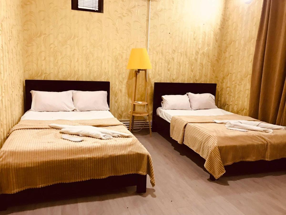 Rostus Hotel Tbilisi Bagian luar foto