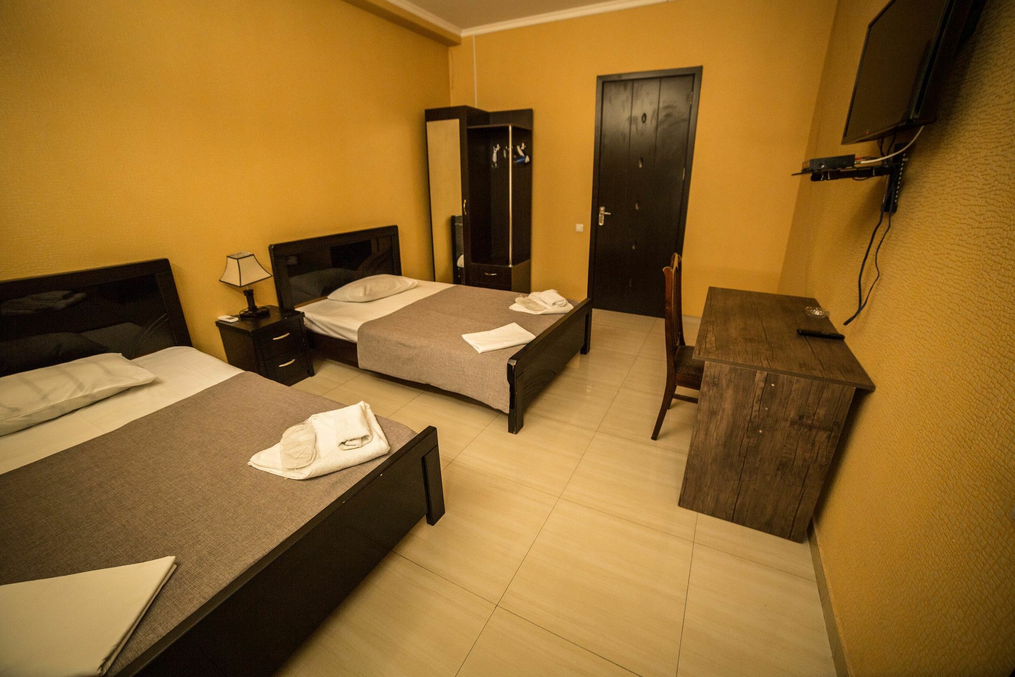 Rostus Hotel Tbilisi Bagian luar foto