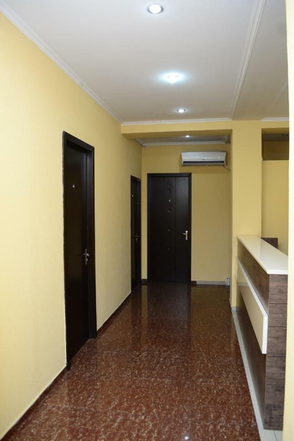 Rostus Hotel Tbilisi Bagian luar foto